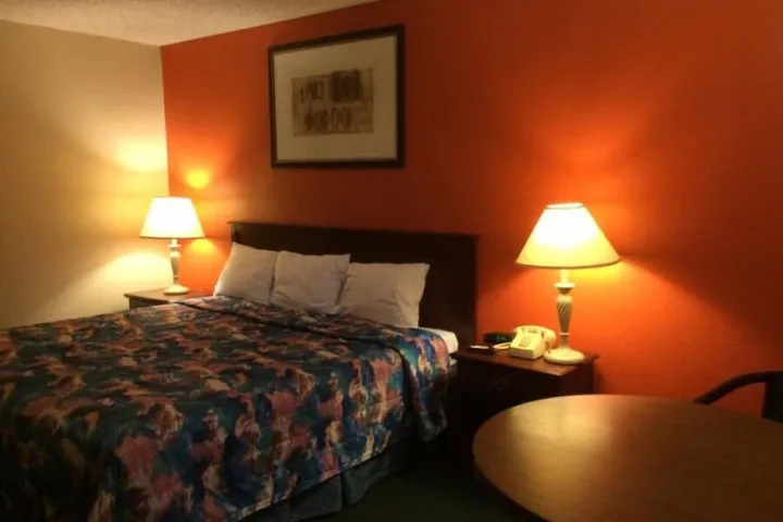 Room 4 of 24