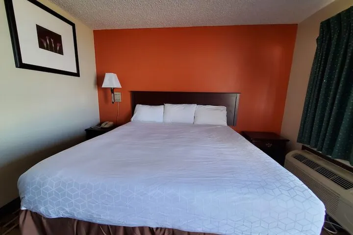 Room 5 of 24