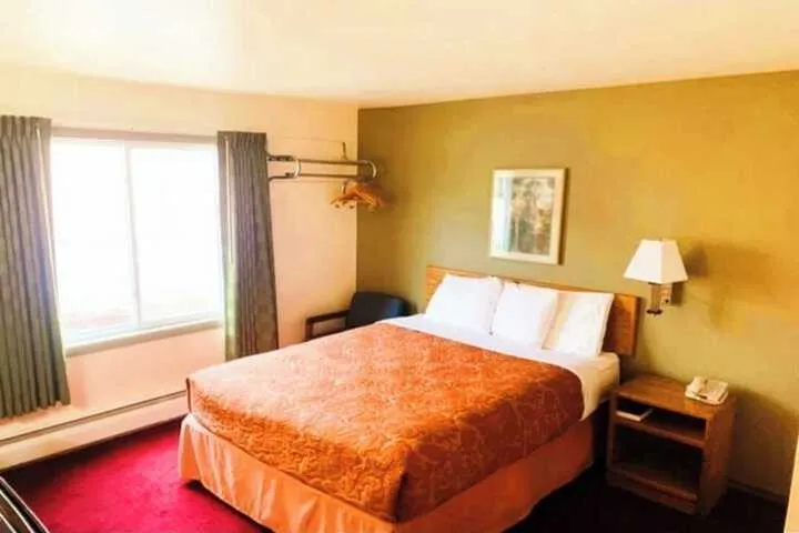 Room 4 of 17