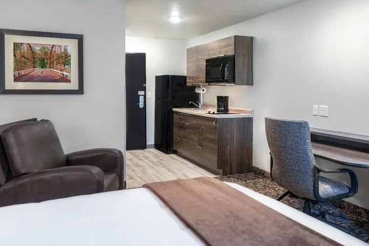 Room 3 of 20