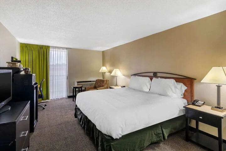 Room 3 of 16