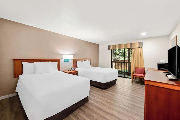 Room 5 of 33