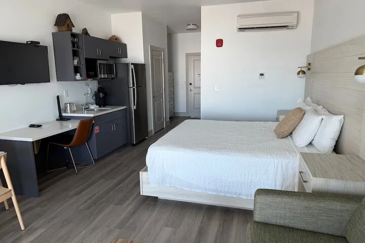Room 3 of 32