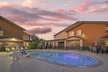 Best Western Antelope Inn & Suites