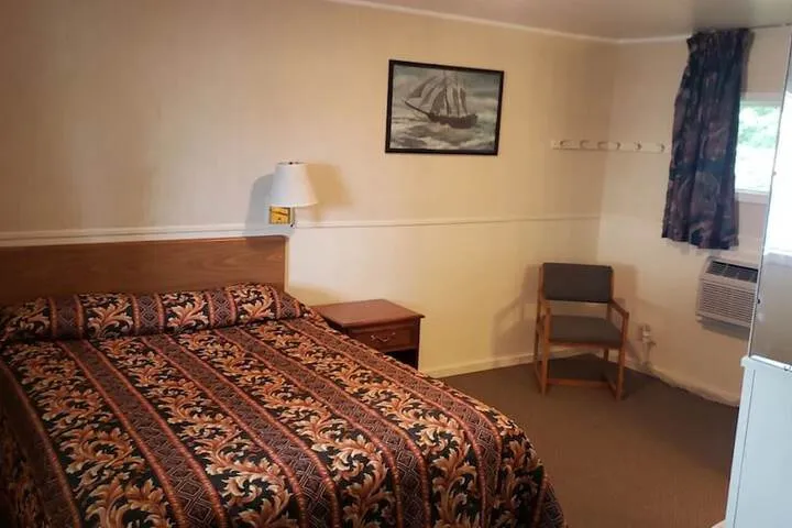 Room 5 of 17