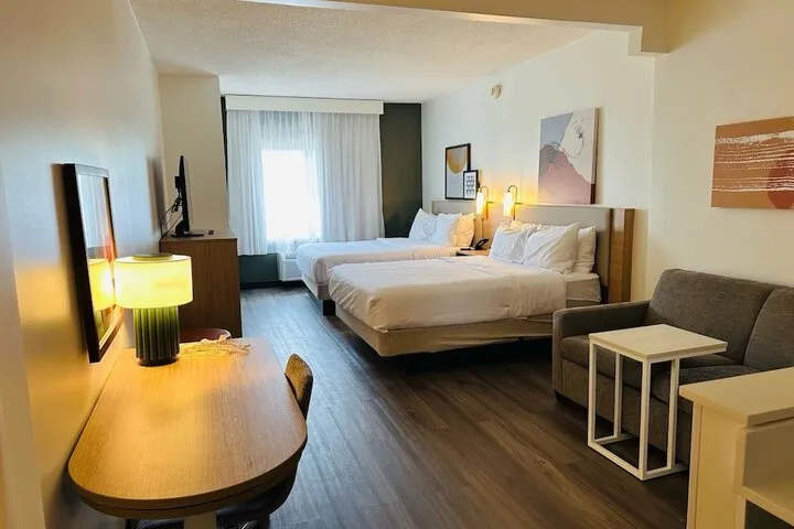 Room 4 of 16