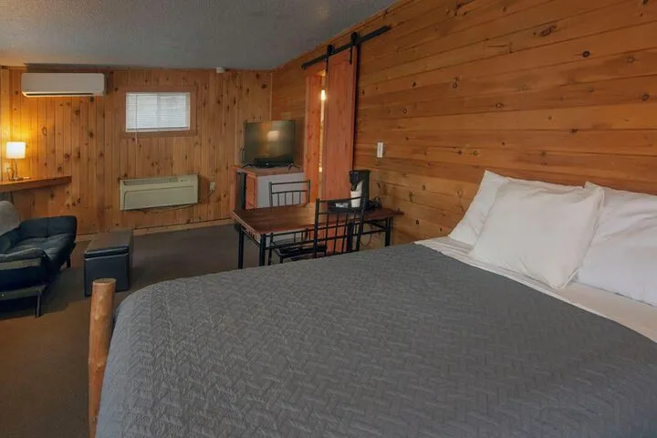 Room 3 of 32
