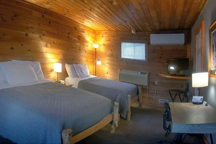 Room 4 of 32