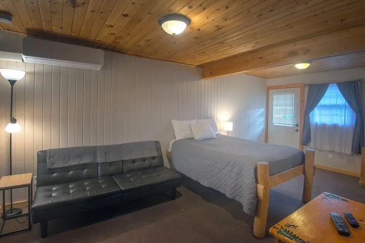 Room 5 of 32