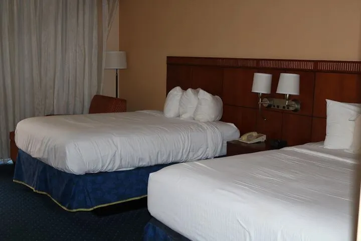 Room 4 of 34