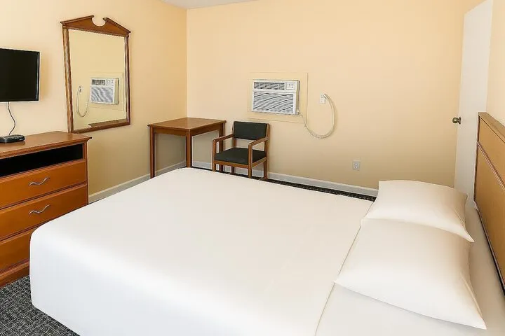 Room 5 of 15