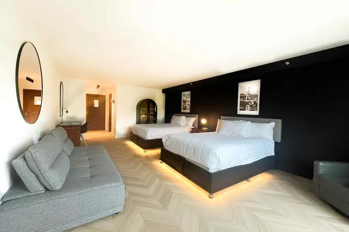 Room 2 of 104