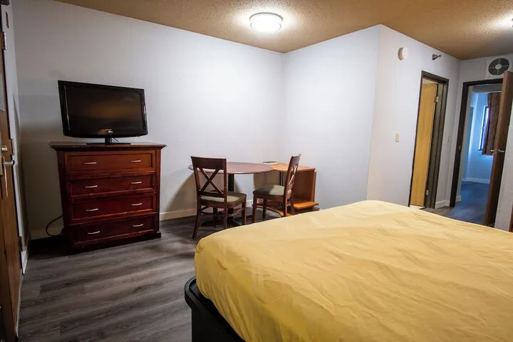 Room 2 of 41