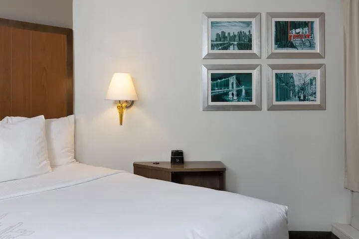 Room 5 of 30