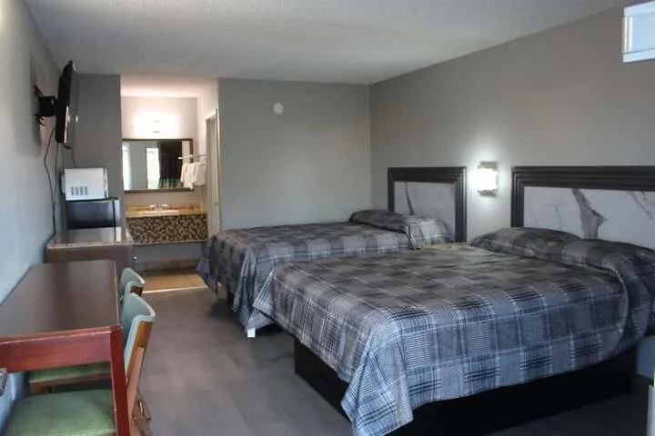 Room 3 of 20