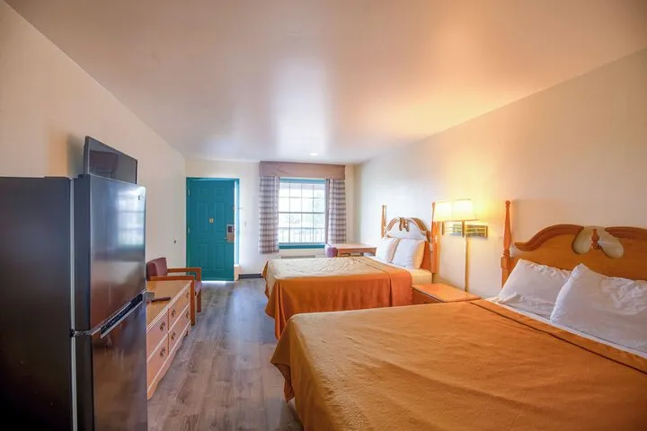 Room 3 of 28
