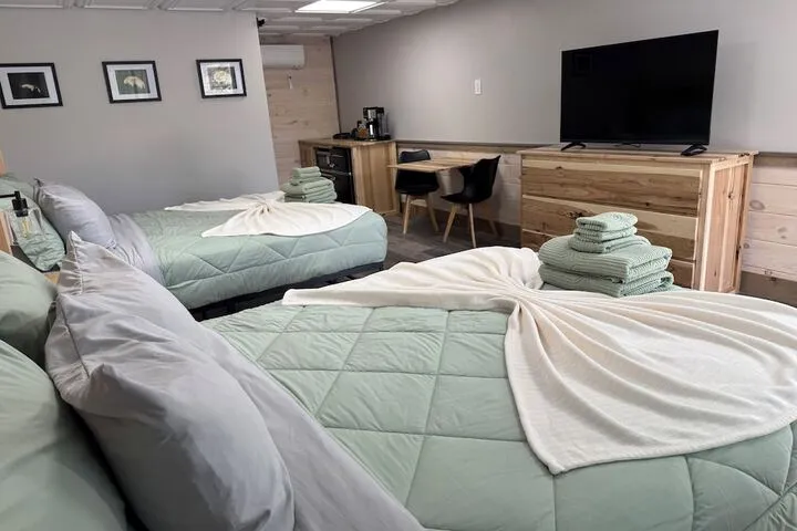 Room 4 of 72